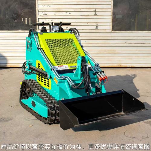 源头工厂直供 小型滑移装载机助力意大利农场装卸搬运与开沟作业