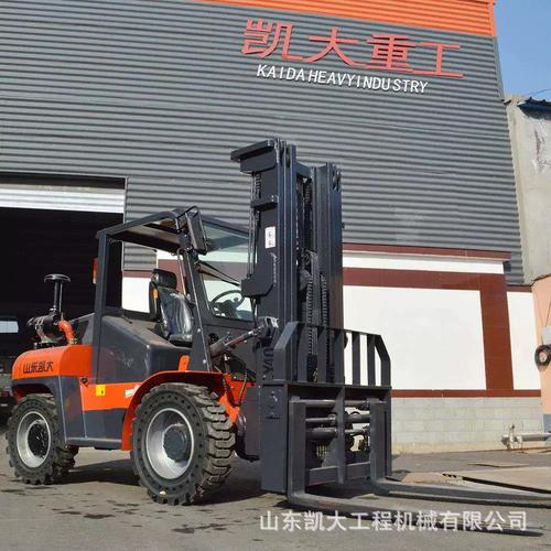 全能工地悍将 装卸搬运堆高越野叉车，重塑户外山地作业新标准